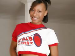 Ebony Beauty Nevaeh Givens Goes For A Raunchy Interracial Fu...