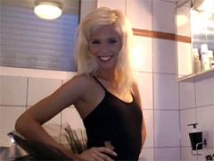 Blonde Teen Chick Fingering Herself In The Big Red Chair