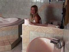 Horny Teenage Chick Taking A Toilet Dump And Masturbating