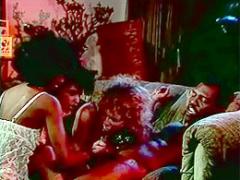 Retro Afro Girl Helps Ladies To Catch Some Ebony Seemens
