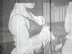 Vintage Video Of Couple Who Decided To Fuck On Their First Date - The Girl Is A Damn Good
